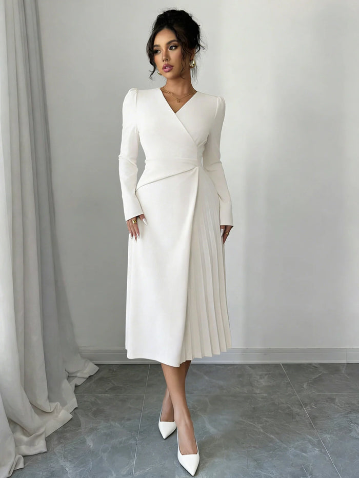 Ladies' spring and autumn business suit, waist-cinching, V-neck, elegant, slimming, pleated, long-sleeved dress for commuting.