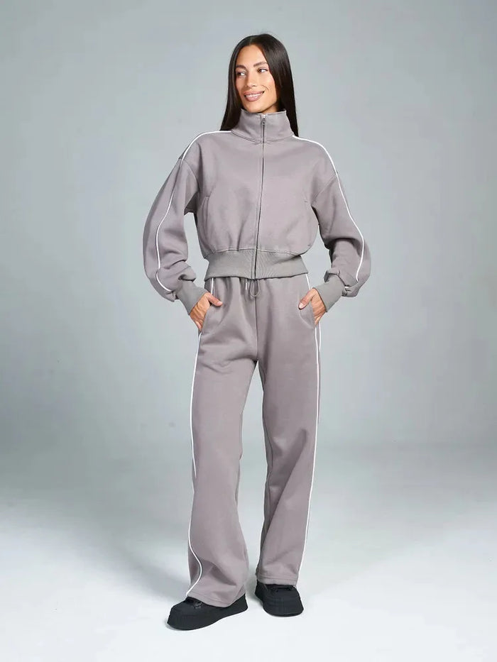 Fall 2025 Athleisure Outfit Loose Fashion Striped Sweatshirt Cardigan Trousers Set Women's Sportssuit