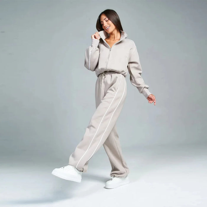 Fall 2025 Athleisure Outfit Loose Fashion Striped Sweatshirt Cardigan Trousers Set Women's Sportssuit