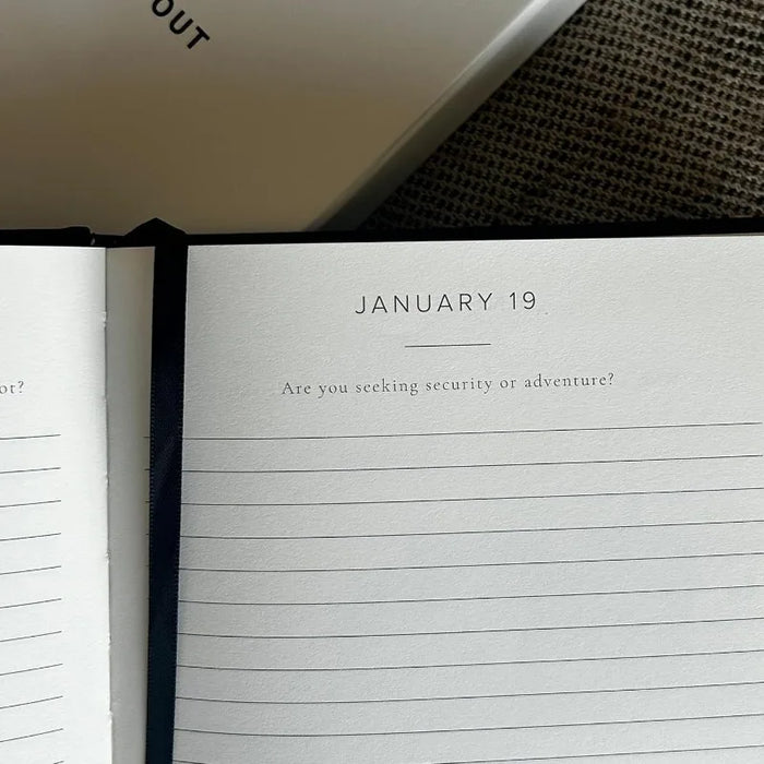 Leather Reading Journal - Gift For Book Lovers And Readers, Review And Track Your Reading With 65 Book Reviews
