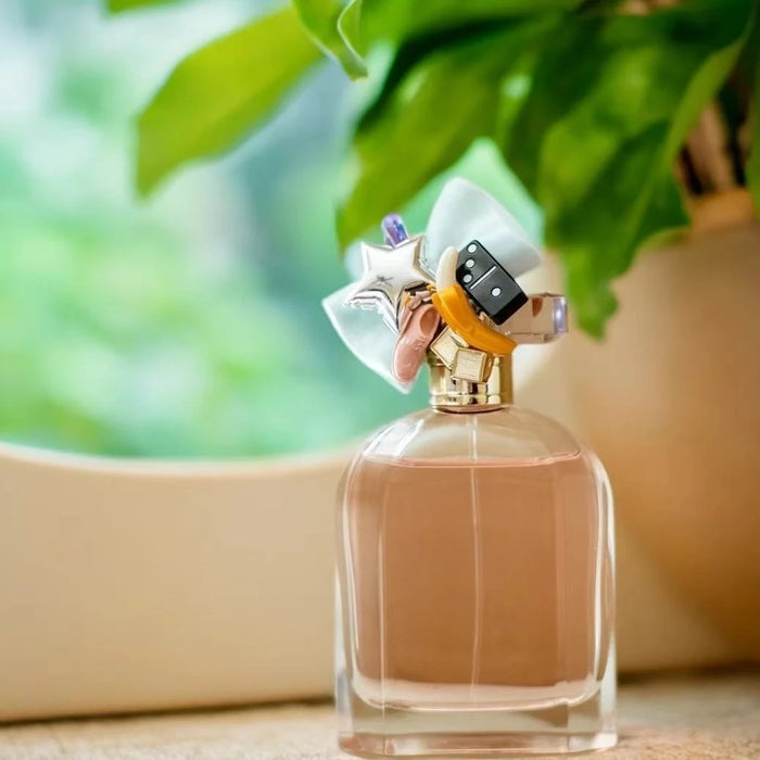 100ML High-quality Women's Perfume With A Sweet Floral Almond Milky And Woody Base Suitable For Daily Commutes And Dates
