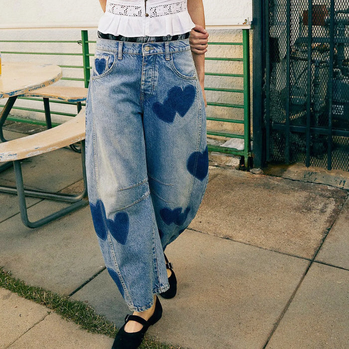 Women's Wide Leg Jeans Trendy Ladies Washed Denim Pants Chic Heart Print Jeans Modern Relaxed Fit Denim Bottoms Fashion Jeans