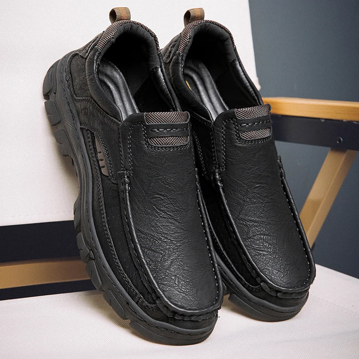 CLOHOOMen's Casual Loafers Handmade Breathable Leather Shoes with Thick Rubber Sole Comfortable Footwear Classic Hand Sewn Seams